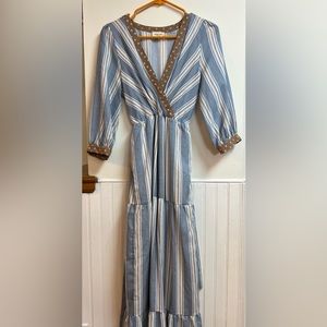 Maxi dress with tie belt